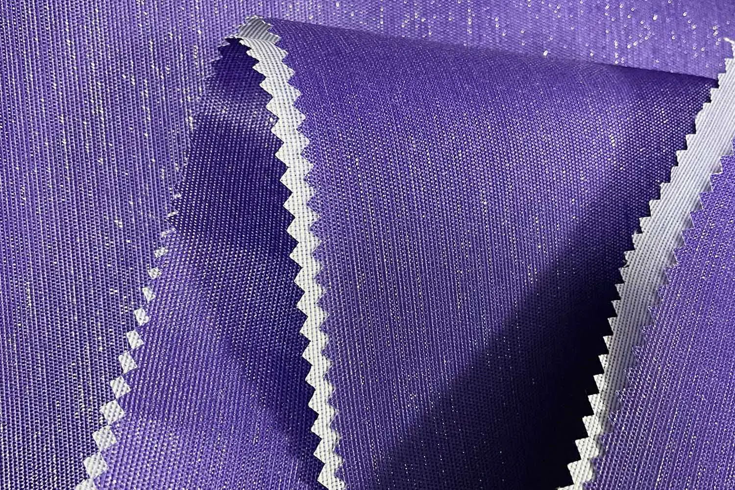 600d kiiltävä lanka